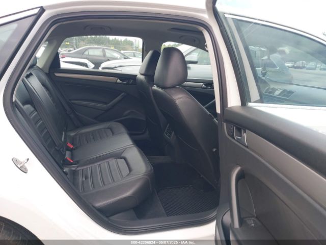 1VWBT7A38FC062252 Volkswagen Passat 1.8t Se