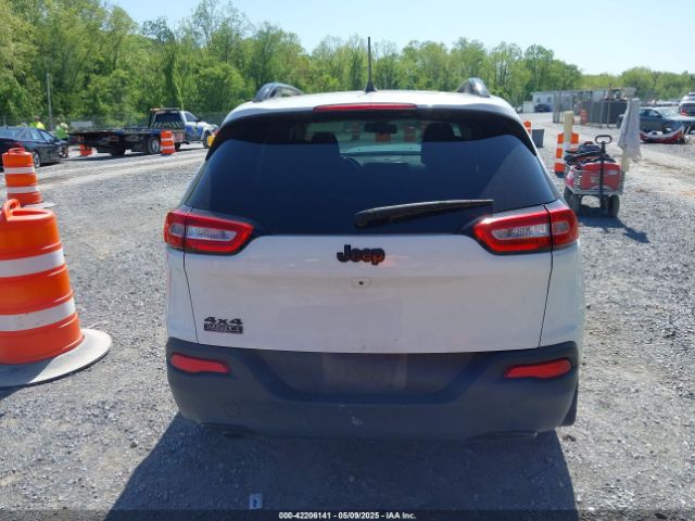 1C4PJMCB2JD506794 Jeep Cherokee Latitude 4x4