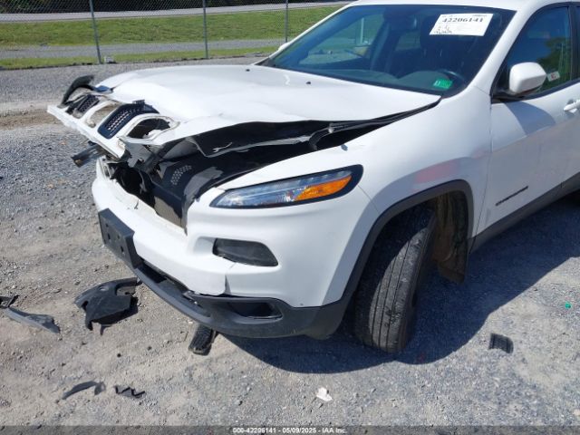 1C4PJMCB2JD506794 Jeep Cherokee Latitude 4x4