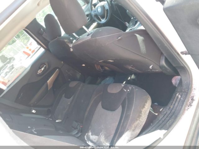 1C4PJMCB2JD506794 Jeep Cherokee Latitude 4x4