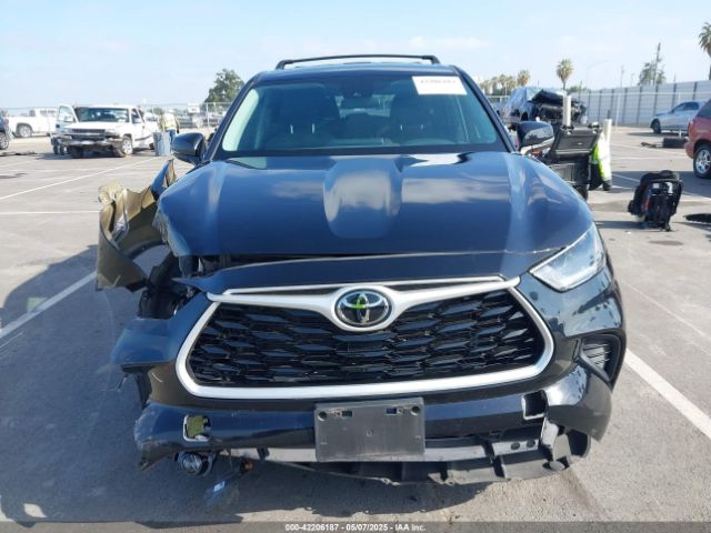 5TDCZRBH1MS558663 Toyota Highlander L