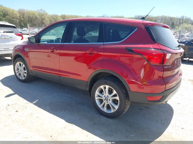 1FMCU9GD9KUB22426 Ford ESCAPE SE