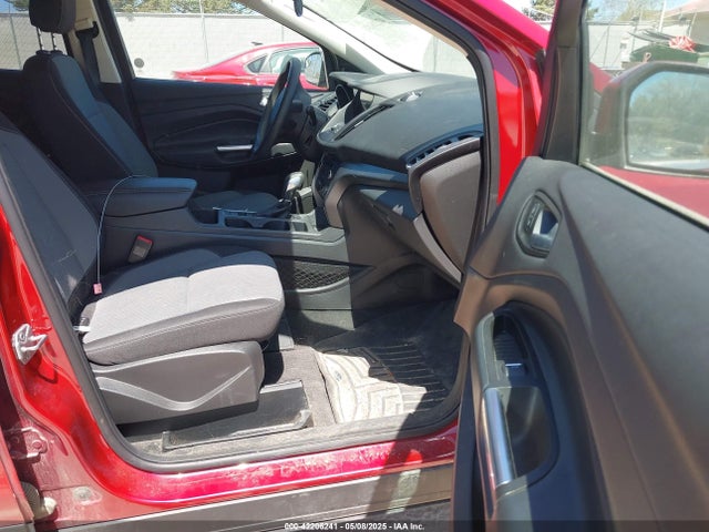1FMCU9GD9KUB22426 Ford ESCAPE SE