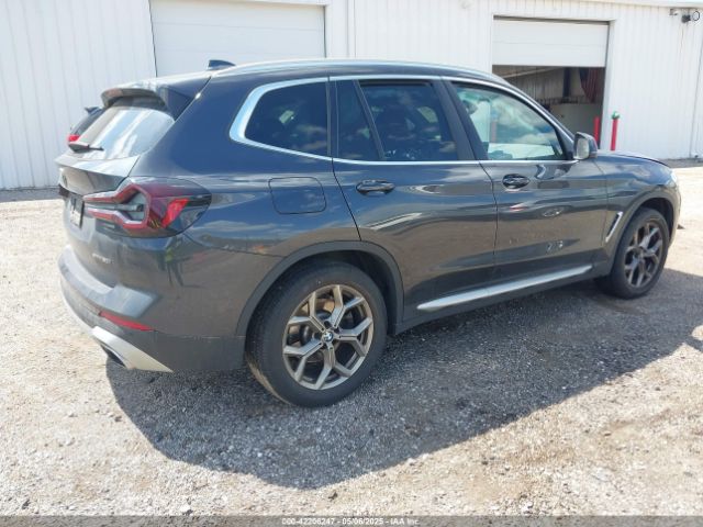 2022 BMW X3 5UX53DP01N9N40260 Photo 3
