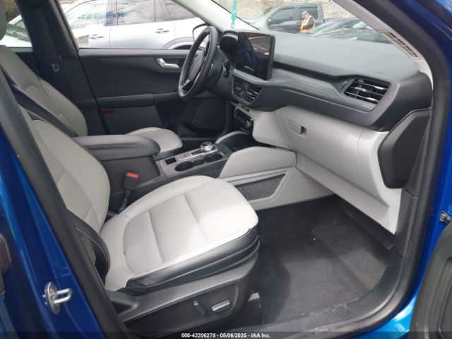 1FMCU9JA7PUA96303 Ford Escape Platinum