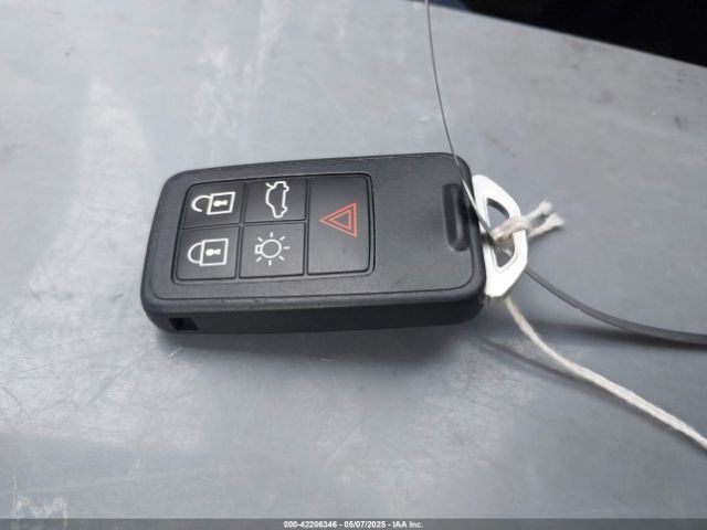 2016 VOLVO XC60 YV449MRM8G2876590 Photo 10