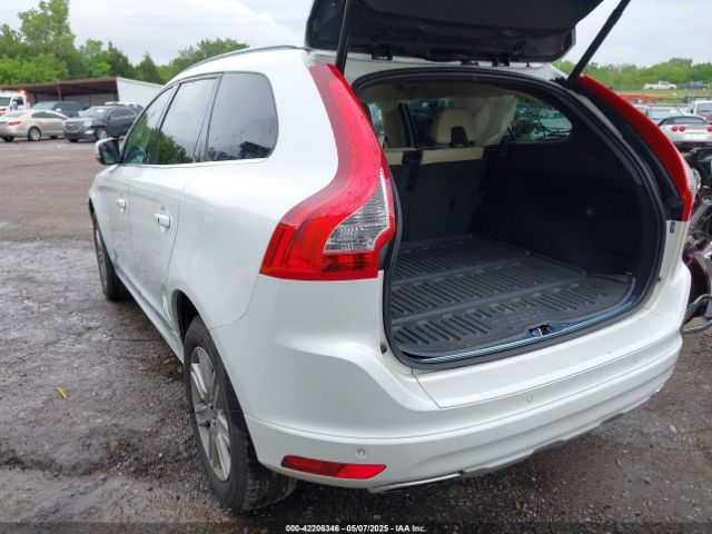 2016 VOLVO XC60 YV449MRM8G2876590 Photo 2