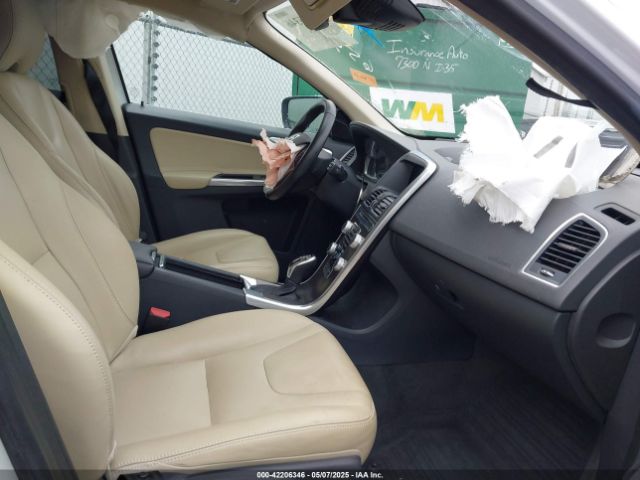 2016 VOLVO XC60 YV449MRM8G2876590 Photo 4