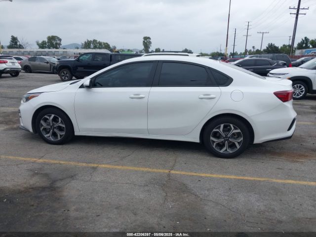 3KPF24AD7ME305117 KIA Forte Lxs