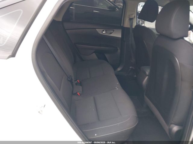 3KPF24AD7ME305117 KIA Forte Lxs