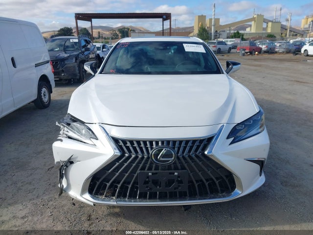 58AEA1C10RU048315 Lexus Es 300h Luxury