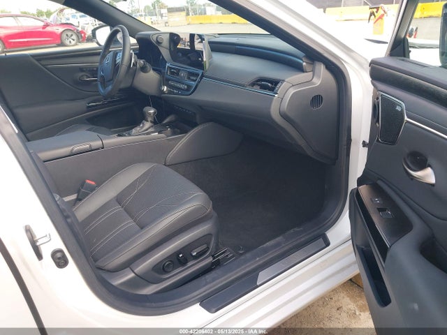 58AEA1C10RU048315 Lexus Es 300h Luxury
