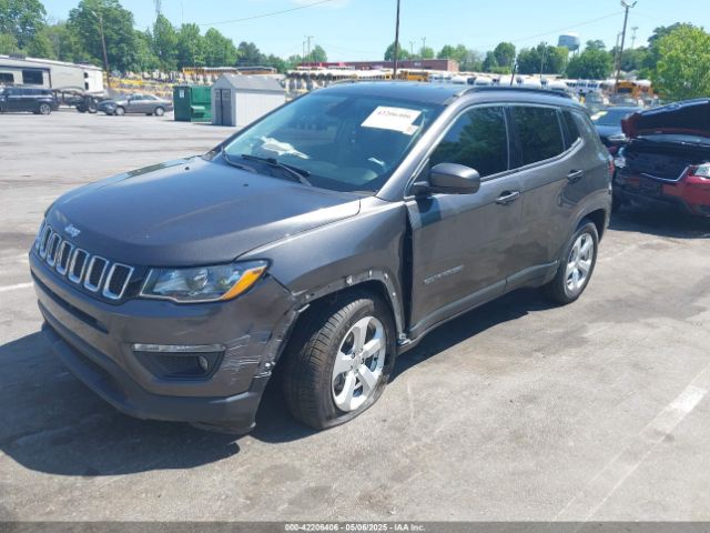 3C4NJCBB1JT461649 Jeep Compass Latitude Fwd