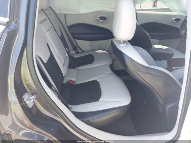 3C4NJCBB1JT461649 Jeep Compass Latitude Fwd