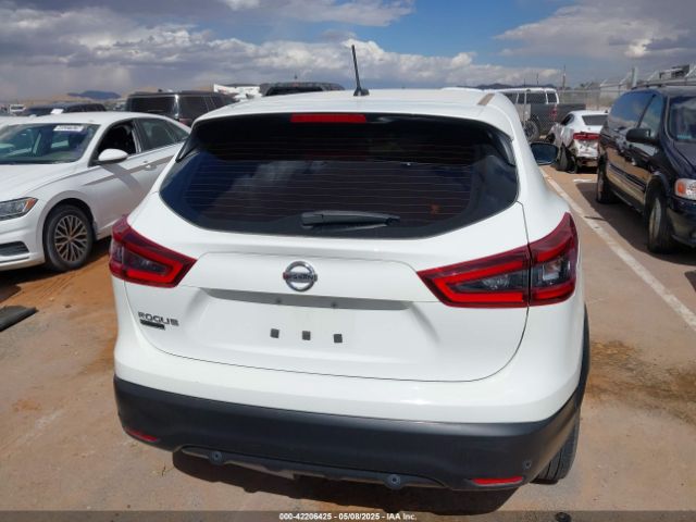 JN1BJ1AV4NW342483 Nissan Rogue Sport S Fwd Xtronic Cvt