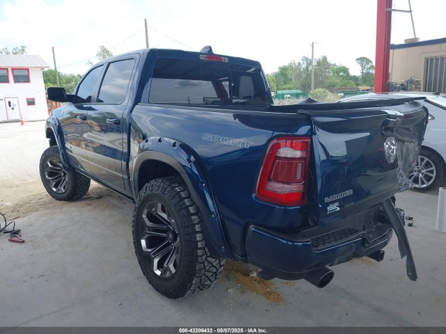 42206432 :رقم المزاد ، 1C6SRFJT5NN296693 vin ، 2022 Ram 1500 Laramie  4x4 5'7 Box مزاد بيع
