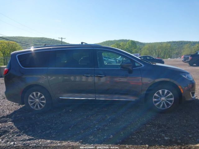 2C4RC1BG1JR112084 Chrysler Pacifica Touring L
