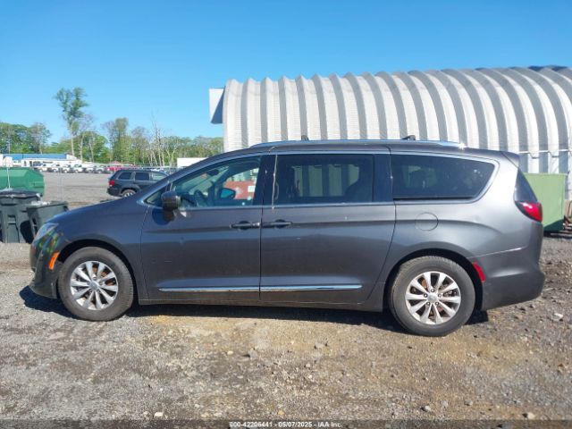 2C4RC1BG1JR112084 Chrysler Pacifica Touring L