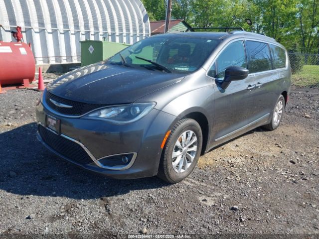 2C4RC1BG1JR112084 Chrysler Pacifica Touring L