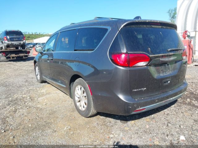 2C4RC1BG1JR112084 Chrysler Pacifica Touring L
