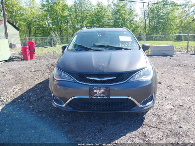 2C4RC1BG1JR112084 Chrysler Pacifica Touring L