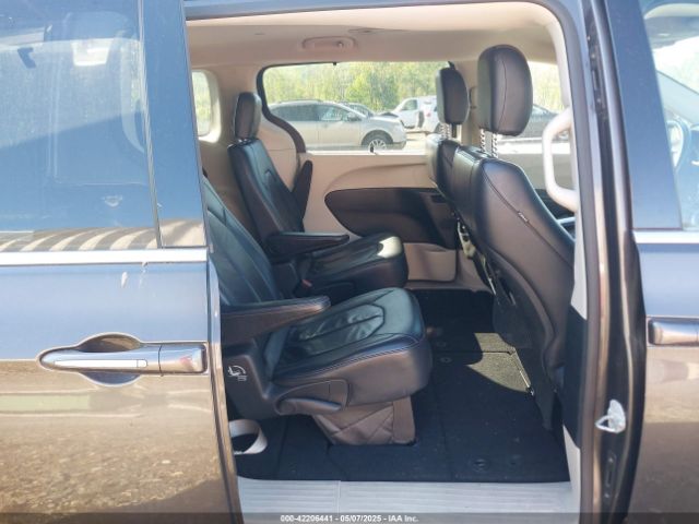 2C4RC1BG1JR112084 Chrysler Pacifica Touring L