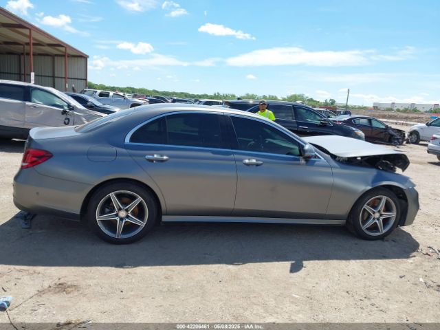 WDDZF4KB3HA066825 Mercedes-Benz E 300 4matic