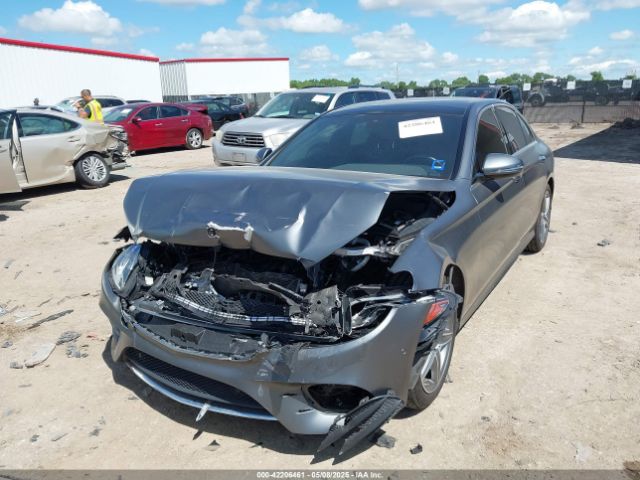 WDDZF4KB3HA066825 Mercedes-Benz E 300 4matic