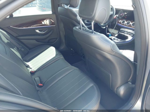 WDDZF4KB3HA066825 Mercedes-Benz E 300 4matic