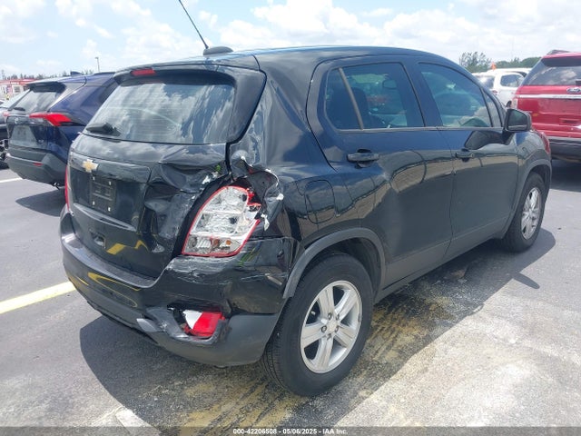 3GNCJKSB6KL278242 Chevrolet TRAX LS