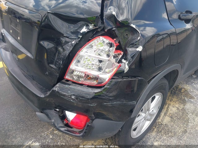3GNCJKSB6KL278242 Chevrolet TRAX LS