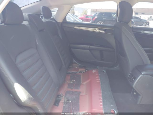 3FA6P0HD4HR258147 Ford FUSION SE