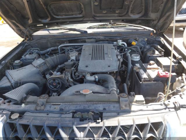 2000 MITSUBISHI MONTERO SPORT JA4MT31H6YP803889 Photo 9