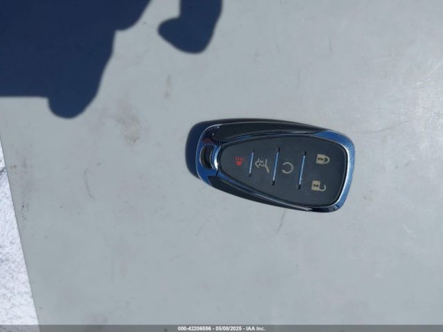 2GNAXTEX8J6224740 Chevrolet EQUINOX LT
