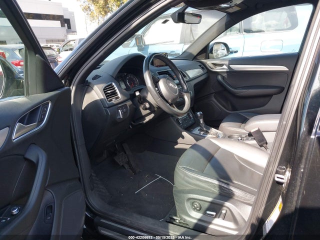WA1BCCFSXJR001741 Audi Q3 2.0t Premium/2.0t Sport Premium