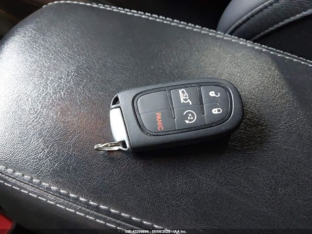 1C4PJMDX2KD430957 Jeep Cherokee Limited 4x4