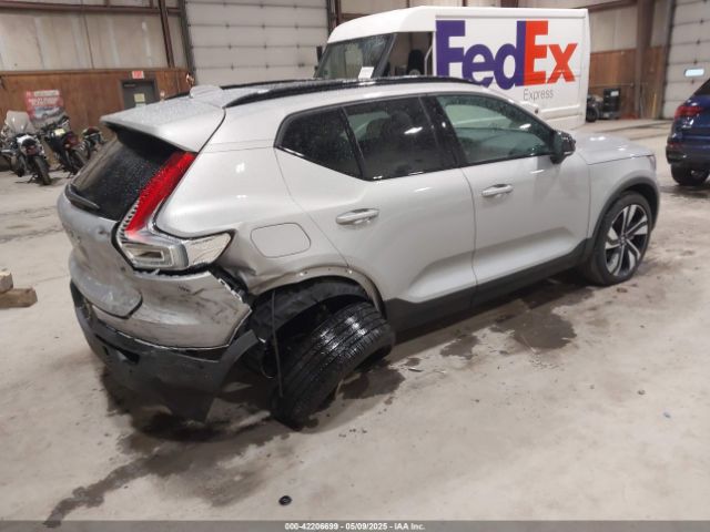 2024 VOLVO XC40 YV4L12UL0R2366601 Photo 3
