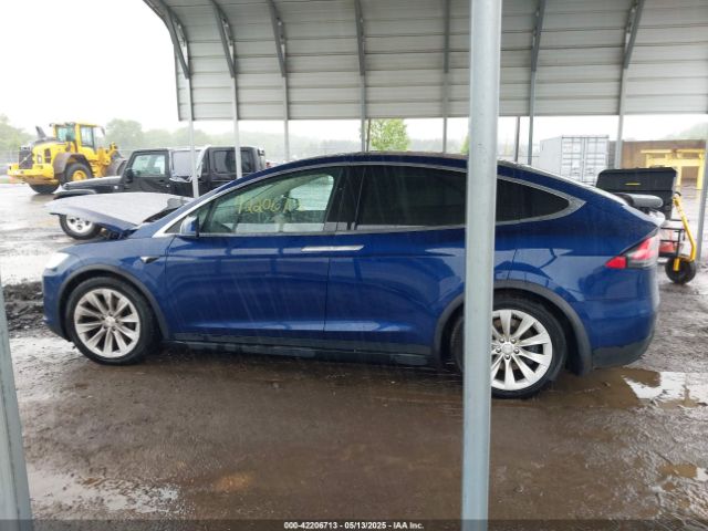 5YJXCDE24HF077183 Tesla 2017