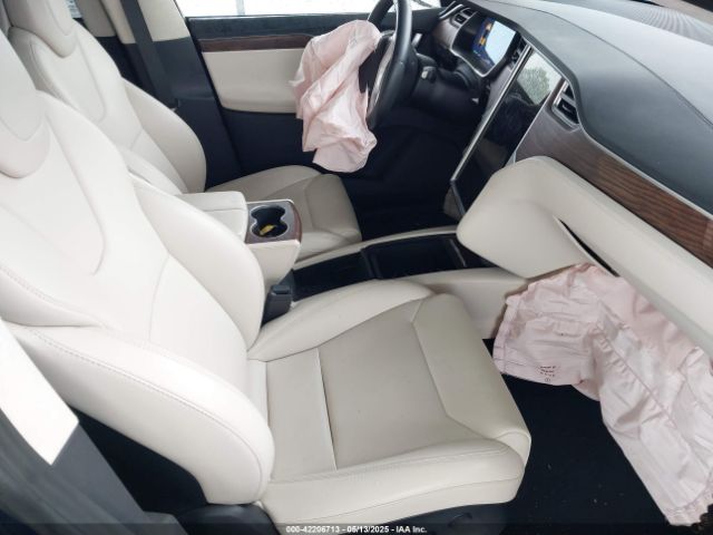 5YJXCDE24HF077183 Tesla 2017
