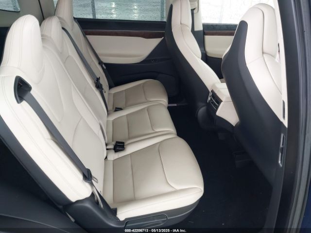 5YJXCDE24HF077183 Tesla 2017