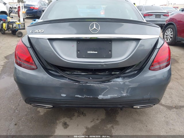 W1KWF8DBXMR614581 Mercedes-Benz C 300 Sedan