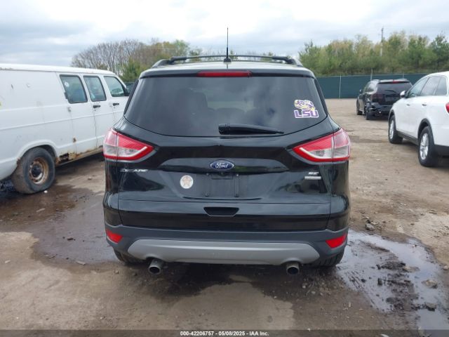 1FMCU9GX0FUB04185 Ford ESCAPE SE