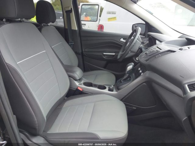 1FMCU9GX0FUB04185 Ford ESCAPE SE
