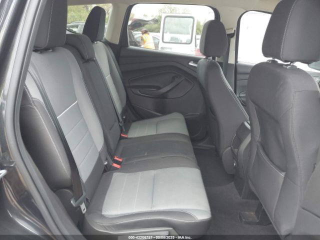 1FMCU9GX0FUB04185 Ford ESCAPE SE
