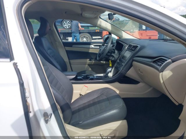 3FA6P0H79GR123545 Ford FUSION SE