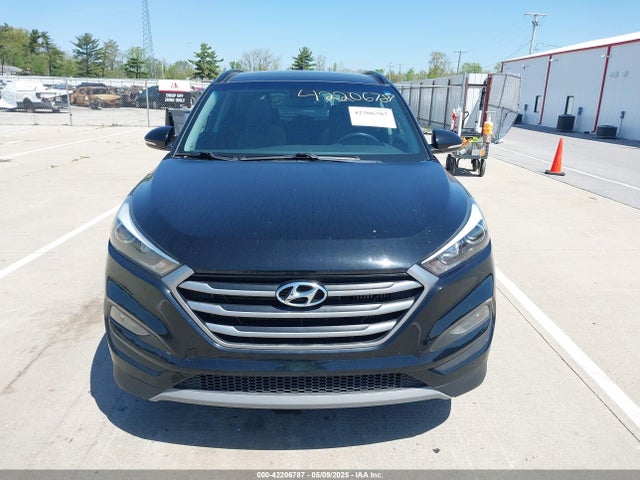 KM8J3CA22HU451279 Hyundai Tucson Night