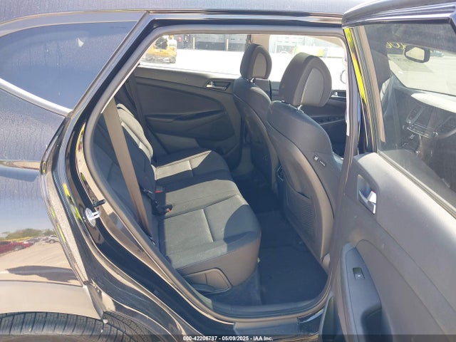 KM8J3CA22HU451279 Hyundai Tucson Night