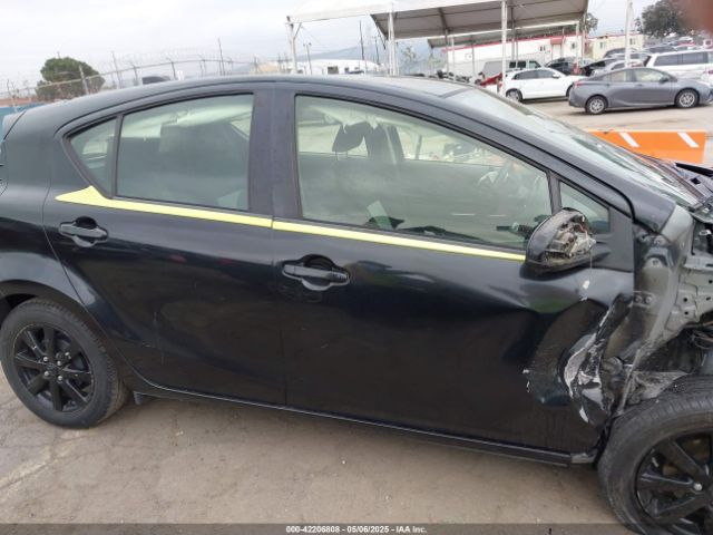 JTDKDTB38G1122521 Toyota Prius C Persona Series