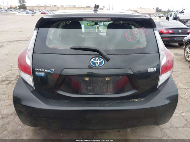 JTDKDTB38G1122521 Toyota Prius C Persona Series