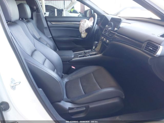 1HGCV1F37JA233960 Honda Accord Sport